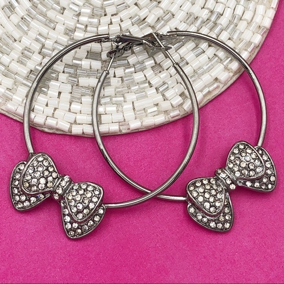 🌼 Rhinestone Bow Tie Hoop Earrings - Picture 1 of 2